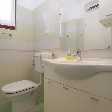 Apartment Fuer 5 Personen Ca 60 Qm In Banjole, Istrien Istrische Riviera *