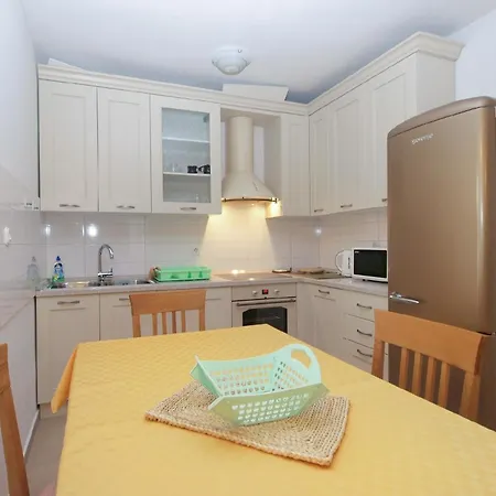 Fuer 5 Personen Ca 60 Qm In Banjole, Istrien Istrische Riviera Apartment *